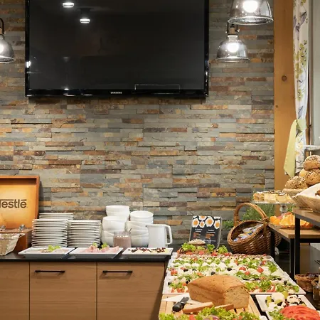 Pod Skocznia Hotell 3*